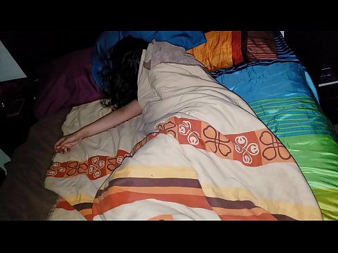 ❤️ Ögey oğul gənc ögey anası yatarkən onu təhqir edir. ❤️❌ Porno az.myinvest.top ❌